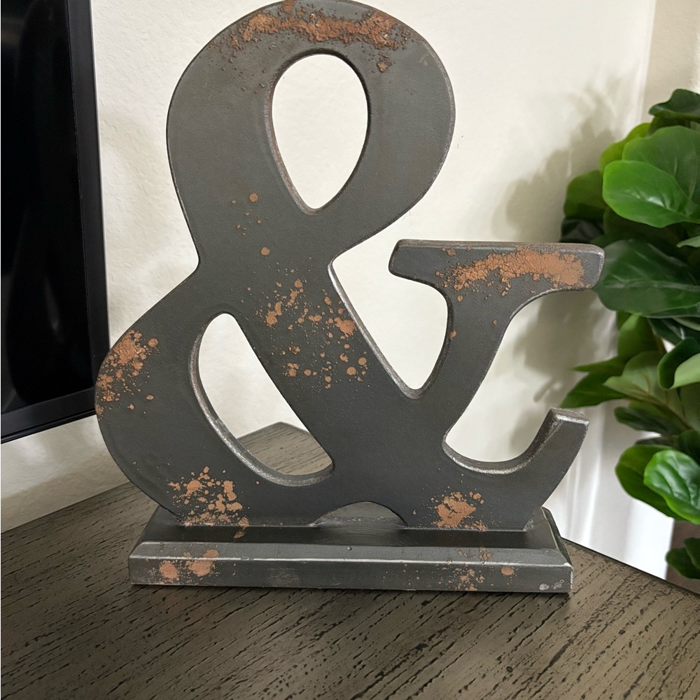 &- Rustic Gray Ampersand Decor